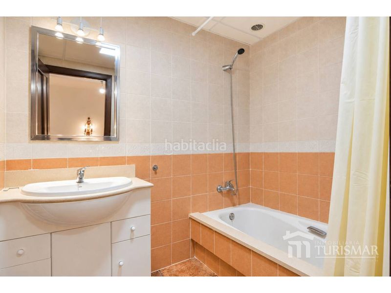 Foto 0df2c369-ba8c-4aed-8296-07c953e375df. Casa adossada amb aparcament piscina a Costa Esuri Ayamonte