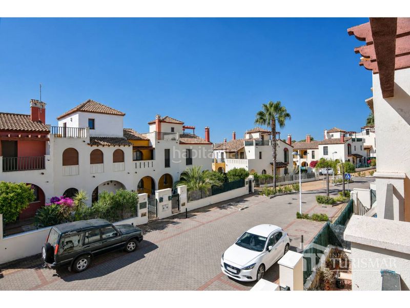 Foto 9a108b70-5706-4fc2-97e4-c6f59e83d7be. Casa adossada amb aparcament piscina a Costa Esuri Ayamonte