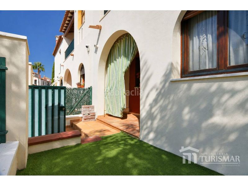 Foto a313722c-6630-435a-bd57-81aa12746a90. Casa adossada amb aparcament piscina a Costa Esuri Ayamonte