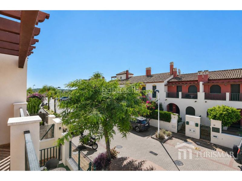 Foto edbde7a3-fdbd-4c75-91e6-ef5c1a804d10. Casa adossada amb aparcament piscina a Costa Esuri Ayamonte