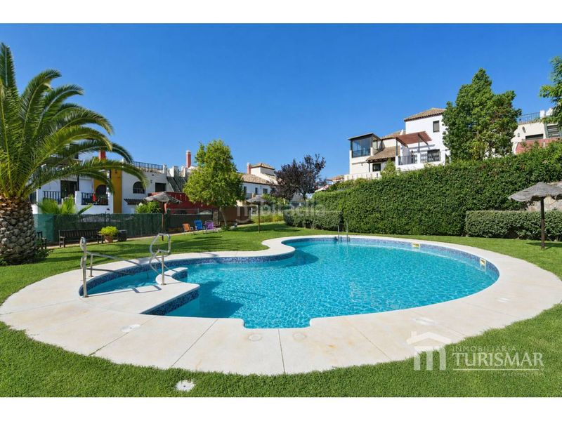 Foto f89913c0-69a1-46e8-b176-3cda7d06411f. Casa adossada amb aparcament piscina a Costa Esuri Ayamonte