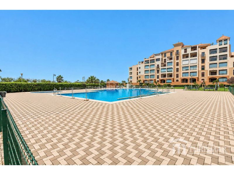 Foto 1f26dfad-3ba1-4bb6-ae07-e8f51fe6ceba. Apartament amb aparcament piscina a Isla Canela Ayamonte