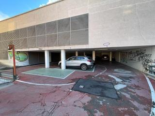 Aparcament cotxe a Avinguda de la constituci 101b. Plazas de paking cubiertas en av. constitucion 101