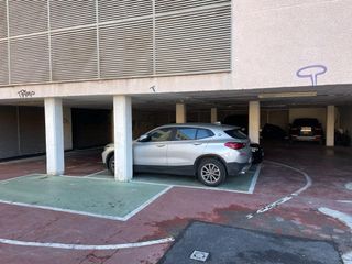 Parking coche en Avinguda de la constitució 101. Plazas de paking cubiertas en av. constitucion 101