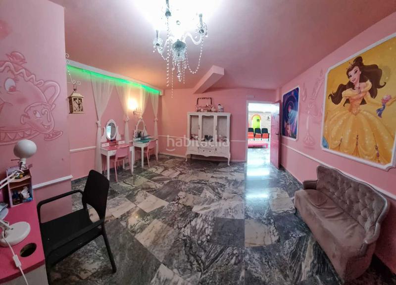 Foto 01152b7f-6134-479b-9fc4-37b7f93f029f. Trapasso locale commerciale con riscaldamento in Muntanyeta Castelldefels