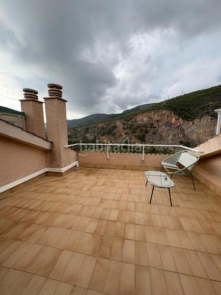 Foto c06d7633-ba44-4714-88c2-67ffb0cba670. Maison jumelée avec chauffage parking piscine dans les botigues de Sitges Sitges