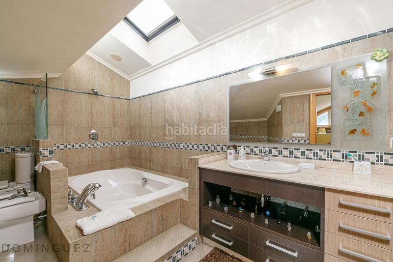 Foto d9d6363a-4acf-4e4d-a6bb-2f48aca34646. Chalet with heating parking pool in Bembrive Vigo