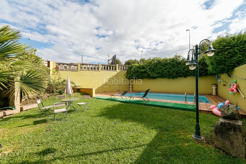 Foto f53c39de-1778-44b5-b68e-6a68582bdf2f. Xalet amb calefacció aparcament piscina a Bembrive Vigo