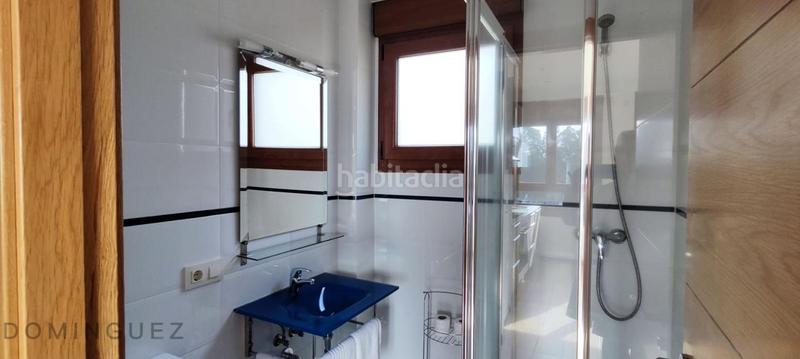 Foto 5ada8a20-2633-4b91-878e-6d8104c9db3f. Casa amb calefacció aparcament piscina a Dorrón Sanxenxo