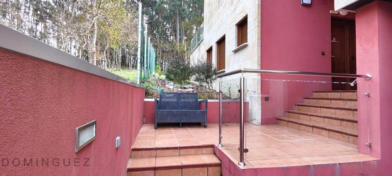 Foto 9ea9c857-52cb-4c5c-9e54-20a60a1ee98b. Casa amb calefacció aparcament piscina a Dorrón Sanxenxo