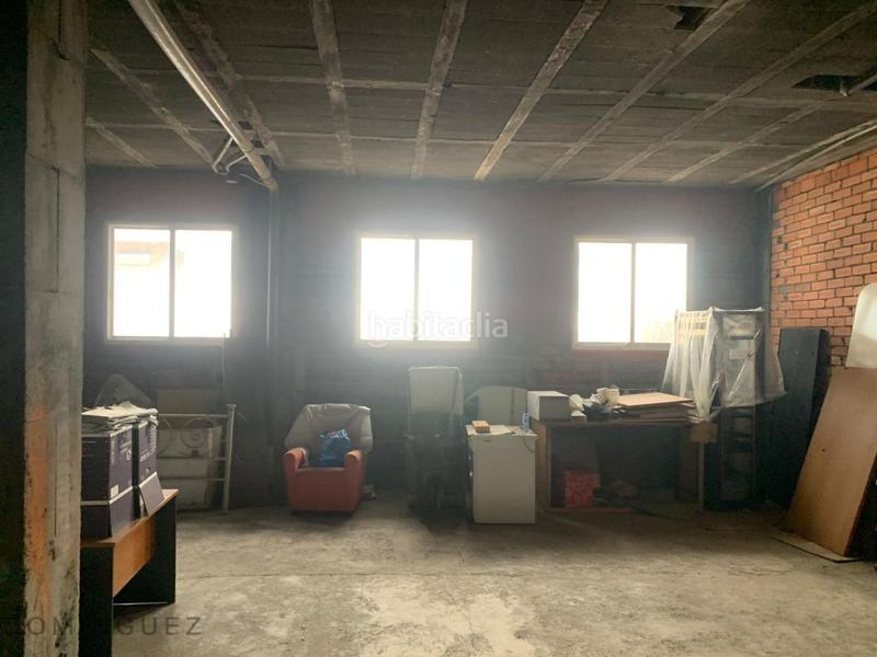 Foto a8b8a58b-e12f-42da-b75a-57b3d6527eaa. Location local commercial dans O Castro Vigo