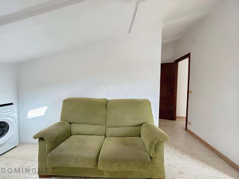 Foto e6a6f0f1-1d15-4ef8-a4f0-8f661f98e68d. Edificio in Marín