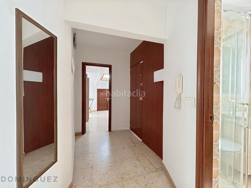 Foto 5ab2ebe2-2dac-49fe-aef1-9bd00bd5c5db. Edificio en Marín