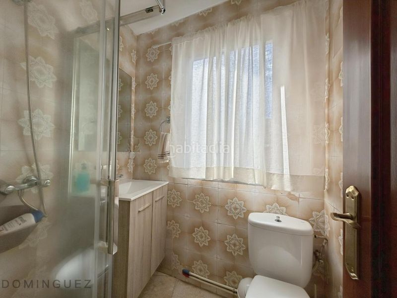 Foto fea91f3b-a05e-4ee4-b77f-73b706a96ebc. Edificio en Marín