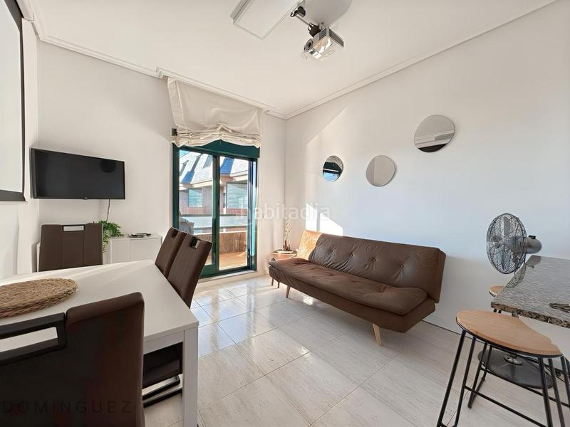 Foto 2daed3b8-3738-442c-8793-ac7e0cccfc45. Rent apartment with heating parking in Navia Vigo