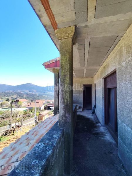 Foto c0a021ba-abbf-4a1b-9c4c-524d2ba22348. Maison avec parking dans Mos