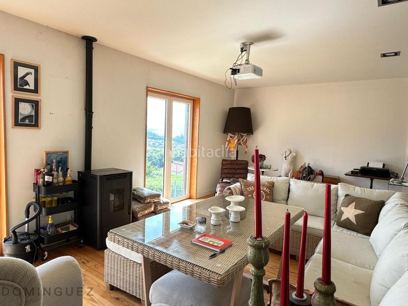 Foto d1637ac9-a829-4cd0-b43f-d4a5d13c6fa0. Casa amb calefacció a Darbo Cangas
