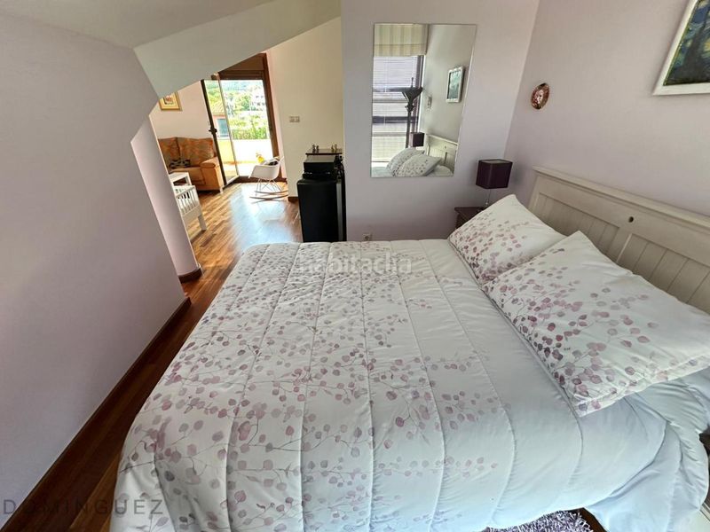 Foto 0a752b6b-1945-48d3-b5f3-bea90dcc1012. Casa adosada en Darbo Cangas