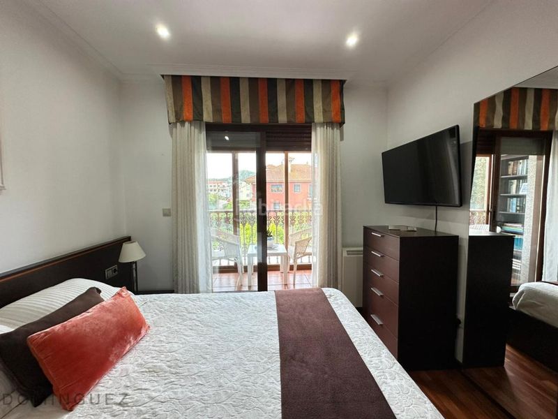Foto 1a4b5480-9334-4843-b082-38dfd4934ee6. Casa adosada en Darbo Cangas
