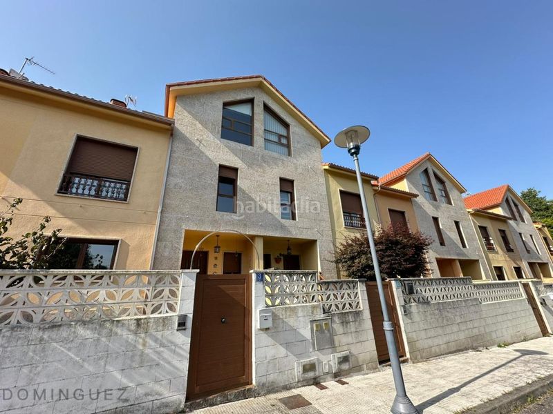 Foto 4f75e775-eee6-4d96-b39d-fdaf0e43ed70. Casa adosada en Darbo Cangas