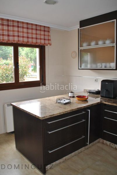 Foto de45bdf5-0ac2-4db6-ac6d-5852ac7cb59f. Casa adosada en Darbo Cangas