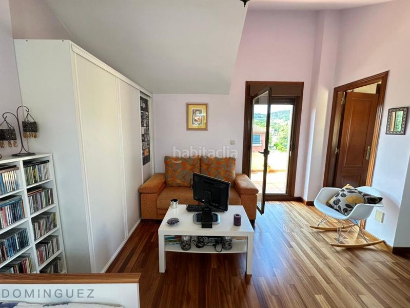Foto f9096625-5453-4f62-b3b0-4661529187f2. Casa adosada en Darbo Cangas