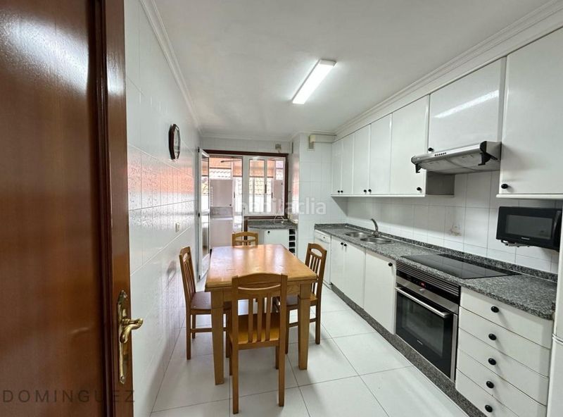 Foto f4d917e2-8c89-418d-bf3d-7aaeb19ba506. Rent flat with heating parking in Casablanca - Calvario Vigo