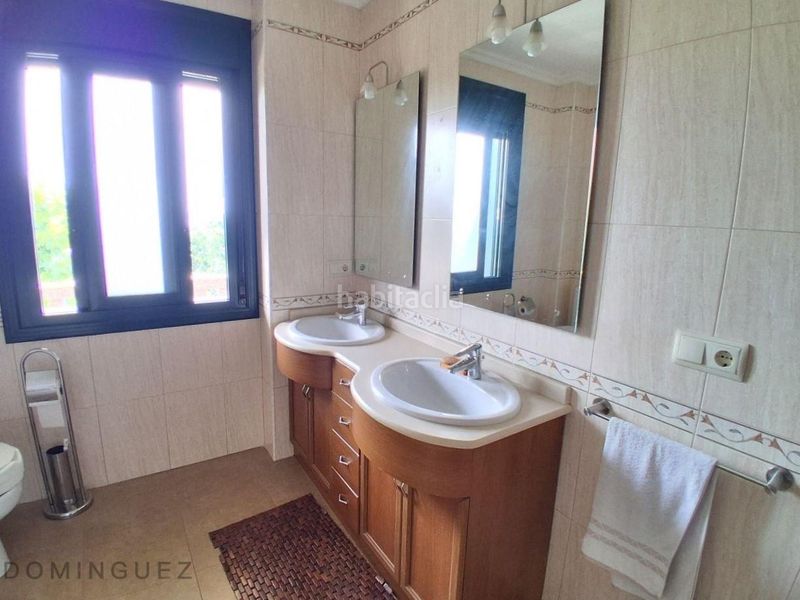 Foto b2931d0f-fff7-4570-9bcc-59315545ebea. Chalet en Marín
