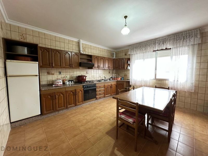 Foto 0bc94f83-9e6d-4080-87a0-6f70c2a34c12. Casa amb aparcament a Marín