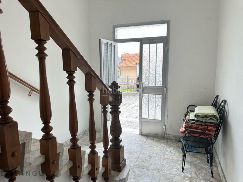 Foto 105d8222-707b-49f1-b5a8-628b6c833366. Casa amb aparcament a Marín
