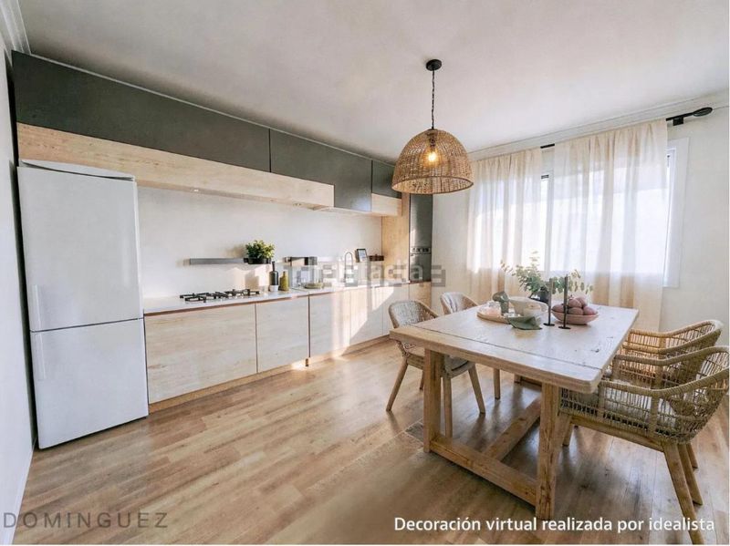 Foto ddf55b50-e7e7-4c42-a6a3-a299999ba1a2. Casa amb aparcament a Marín