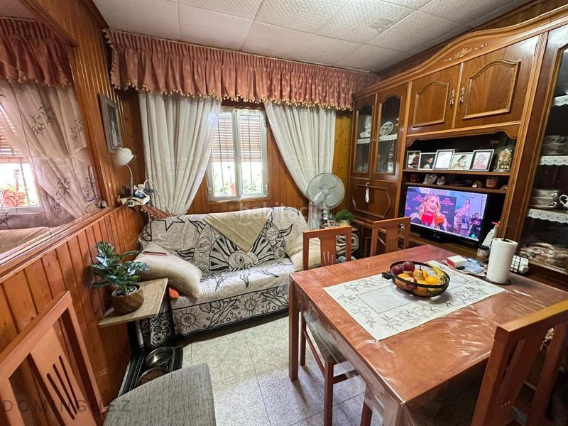 Foto ccc58f3e-dbad-454d-bf6a-06a36c9b0edc. Casa amb aparcament a Lavadores Vigo