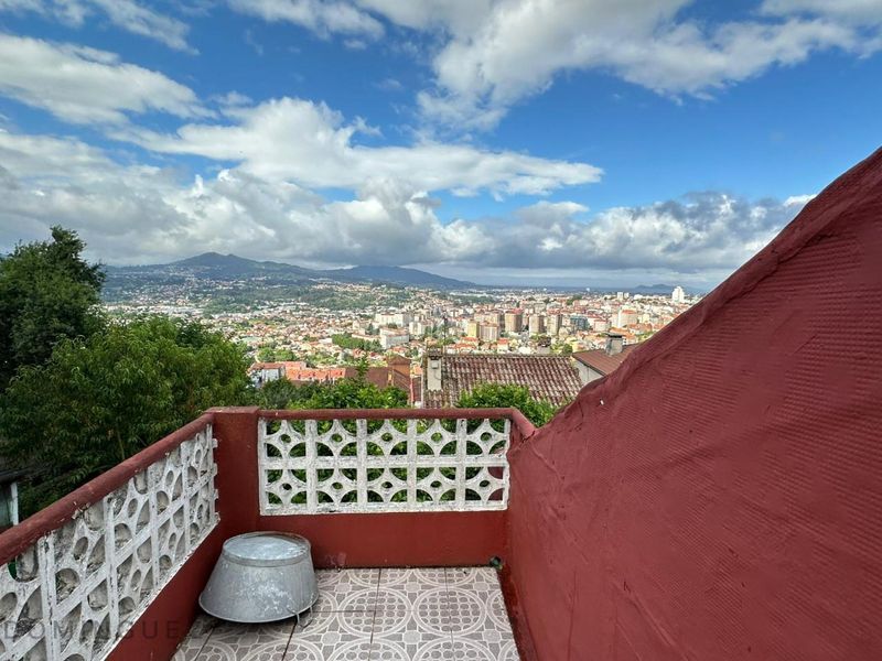 Foto f195ba4e-b527-483c-85b4-7e9678414b17. Casa amb aparcament a Lavadores Vigo