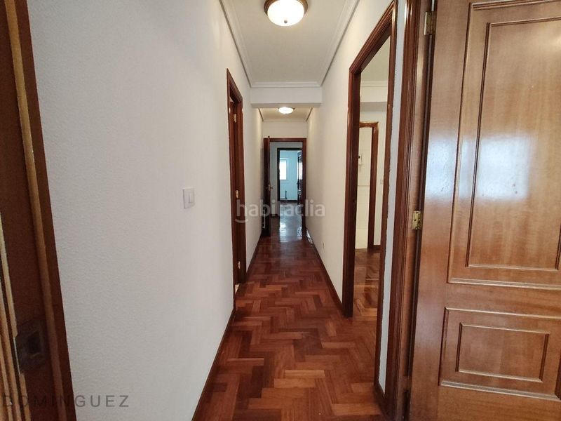 Foto 06158add-46a7-44d7-8657-b74dee7afe3d. Rent flat with heating parking in Plaza España - Corte Inglés Vigo