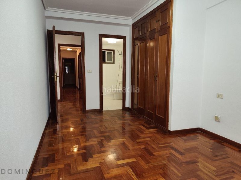 Foto 0a58e147-4241-43f2-88fc-1bdd1b5931a1. Rent flat with heating parking in Plaza España - Corte Inglés Vigo