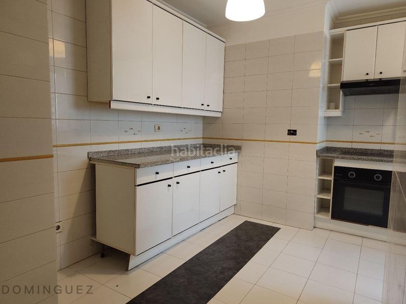 Foto 3bcc1a3d-88c8-4357-8d3e-10a2728231a3. Rent flat with heating parking in Plaza España - Corte Inglés Vigo