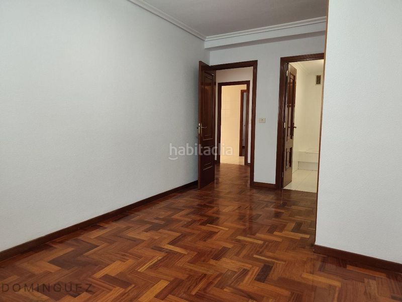 Foto ad82aa8a-abe6-4173-b2ab-985e0d3bd2f1. Rent flat with heating parking in Plaza España - Corte Inglés Vigo