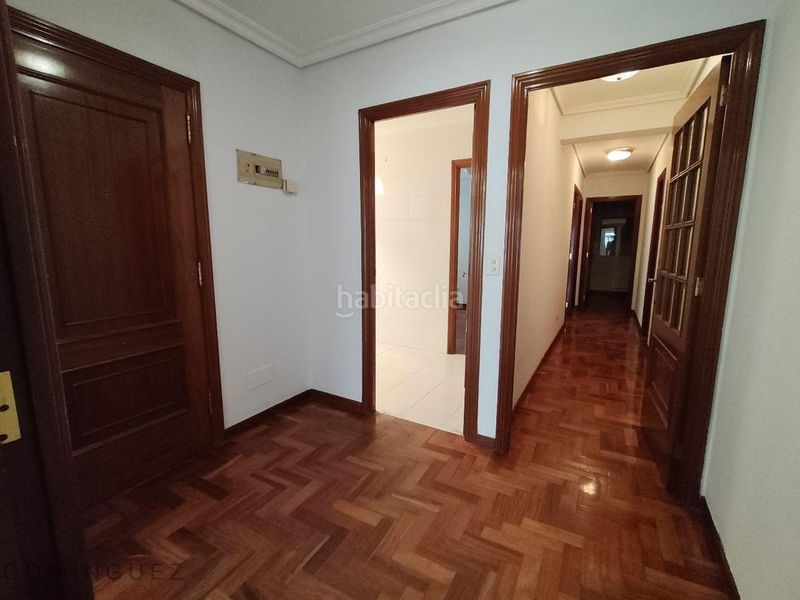 Foto f8ef896f-1d80-46fb-9713-76fb32f04b32. Rent flat with heating parking in Plaza España - Corte Inglés Vigo