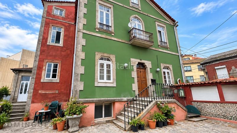 Foto cb86ab06-ad34-4a28-a92d-d7b6d762c56b. Edifici a Guarda (A)