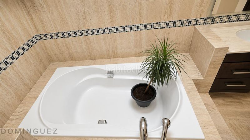 Foto b9fbb820-23bc-401c-9fad-2588376018c2. Xalet amb calefacció aparcament piscina a Bembrive Vigo