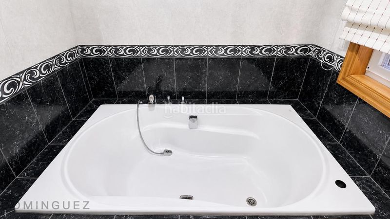 Foto fad97573-d851-40a5-942c-f197cf4289aa. Xalet amb calefacció aparcament piscina a Bembrive Vigo