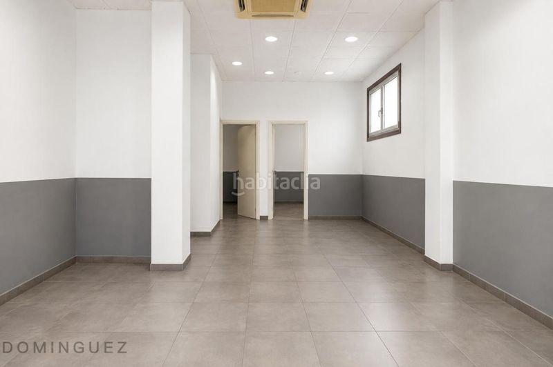 Foto 8f10ec0b-f2e9-489c-b701-a1ff25436fb7. Local comercial a Lavadores Vigo