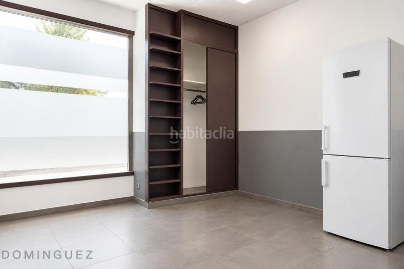 Foto e3d3d719-3e8e-459a-83bd-f3ef87cefa17. Local comercial a Lavadores Vigo
