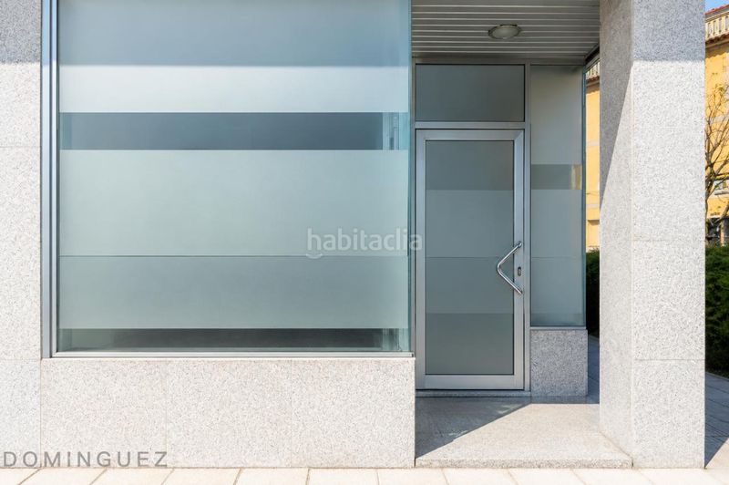 Foto efd549b3-9b8a-4d31-bd78-d8cad3c04834. Local comercial a Lavadores Vigo