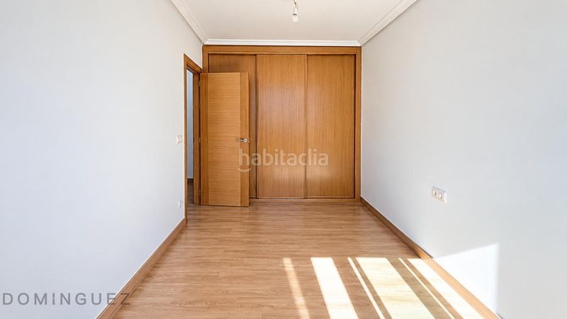 Foto fe9219ff-97fc-4791-914e-a9c94b6f7c55. Piso en Lavadores Vigo