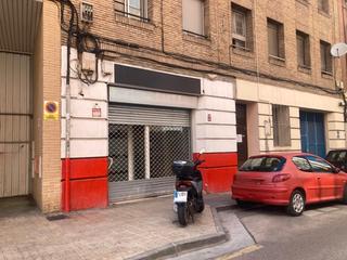 Location Local commercial à Calle de nuestra señora de bonaria 9. Local económico en zaragoza-delicias