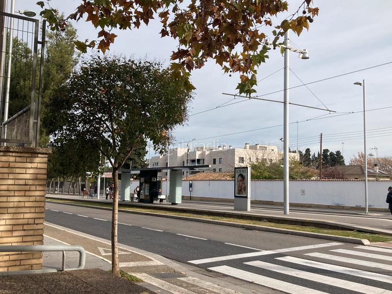 Foto 9cbd7e36-551f-4bbb-ba96-89ea00e9dd80. Location local commercial dans calle de brazato 8 dans Zaragoza