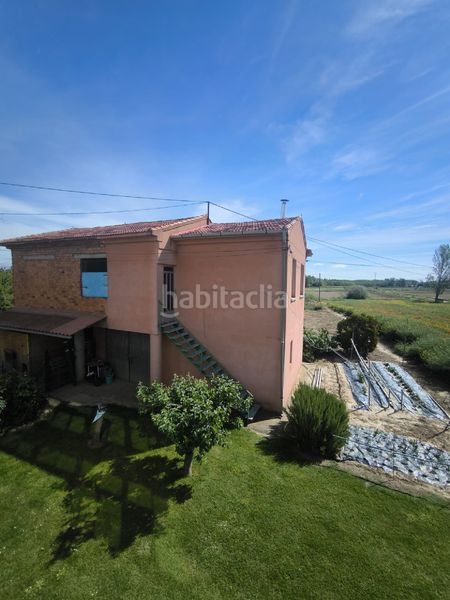 Foto 9031b989-2fa7-461b-af97-ccfc6b2ad83c. Casa amb calefacció aparcament a Bañeza (La)