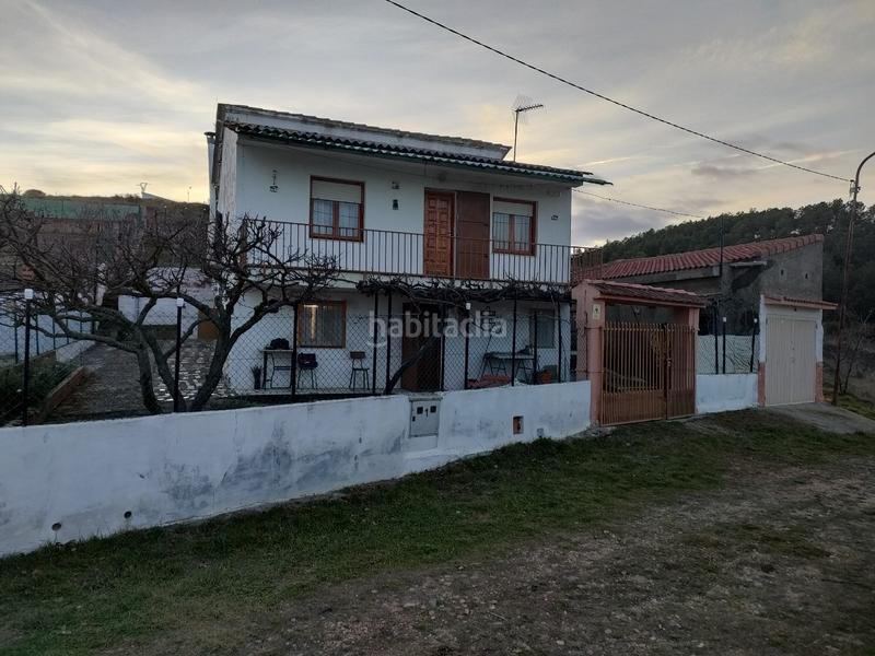 Foto ac6d6634-b416-49e4-80a9-ab0f82dfb9ed. Casa con parcheggio in Alija del Infantado
