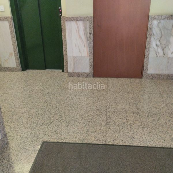 Foto eb69500e-7ac8-4cbe-93c5-3d21c0e26b50. Pis amb calefacció aparcament a Bañeza (La)